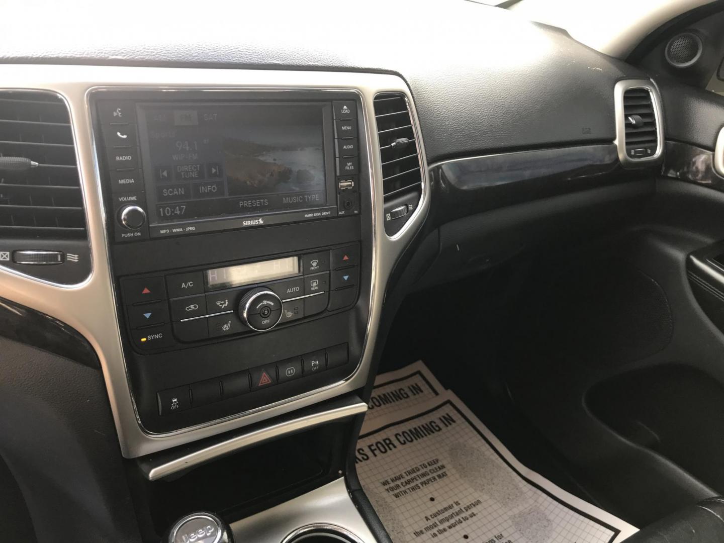 2011 Black /Black Jeep Grand Cherokee Laredo 4WD (1J4RR4GG9BC) with an 3.6L V6 DOHC 24V engine, 5-Speed Automatic transmission, located at 577 Chester Pike, Prospect Park, PA, 19076, (610) 237-1015, 39.886154, -75.302338 - Photo#14