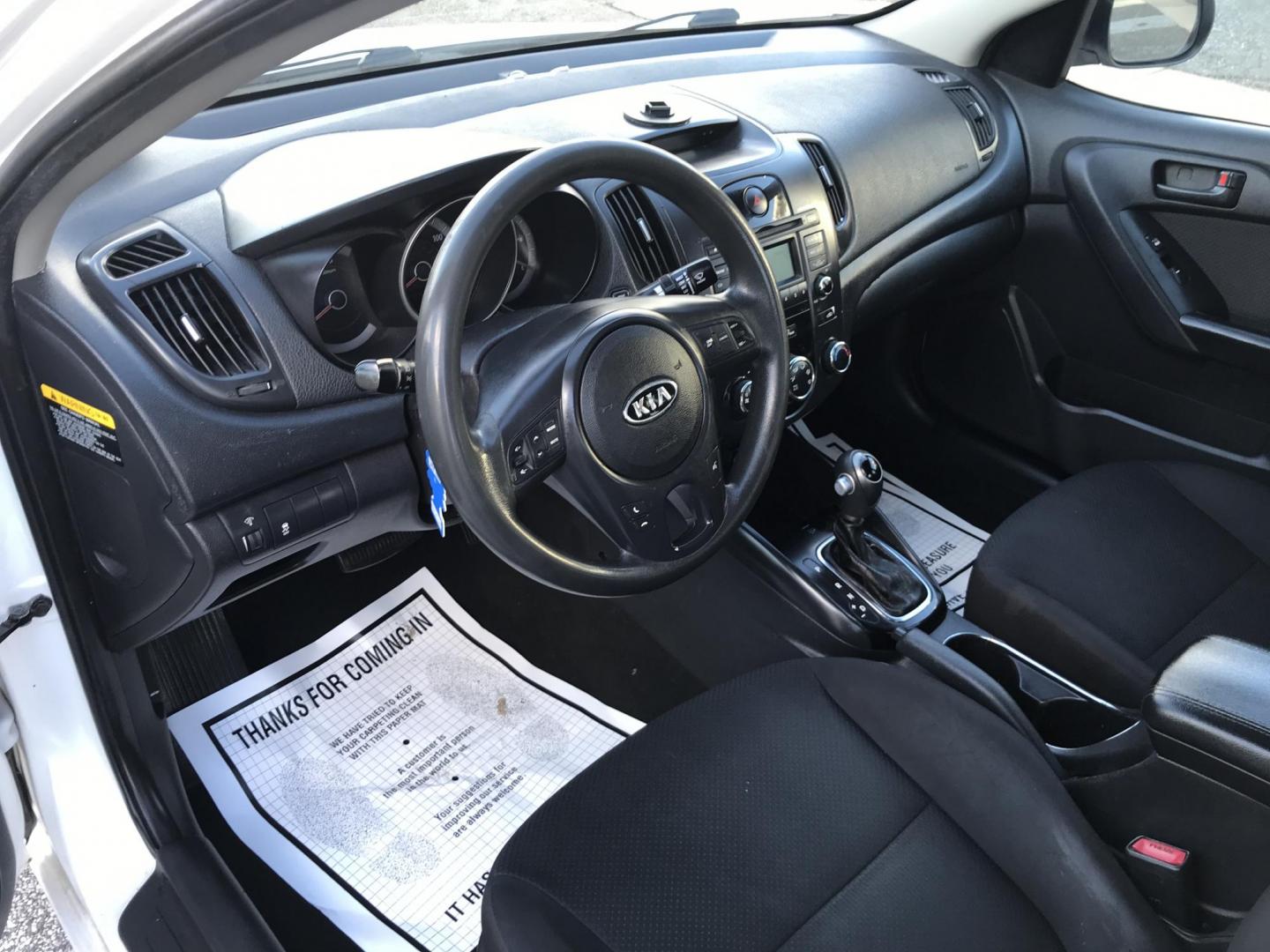 2012 White /Gray Kia Forte EX (KNAFU4A2XC5) with an 2.0L L4 DOHC 16V engine, Automatic transmission, located at 577 Chester Pike, Prospect Park, PA, 19076, (610) 237-1015, 39.886154, -75.302338 - Photo#11