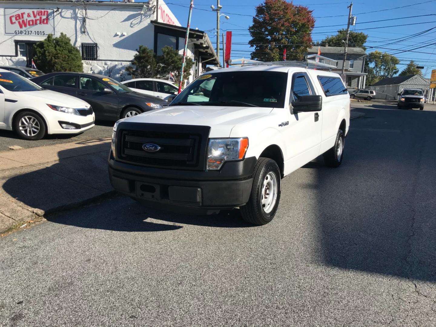 2014 White /Gray Ford F-150 STX 6.5-ft. Bed 2WD (1FTMF1CM6EK) with an 3.7L V6 DOHC 24V engine, 6-Speed Automatic transmission, located at 577 Chester Pike, Prospect Park, PA, 19076, (610) 237-1015, 39.886154, -75.302338 - Photo#2