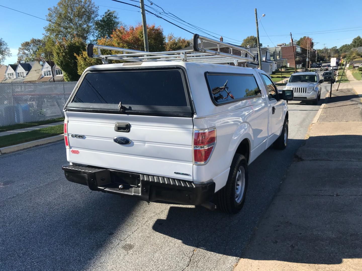 2014 White /Gray Ford F-150 STX 6.5-ft. Bed 2WD (1FTMF1CM6EK) with an 3.7L V6 DOHC 24V engine, 6-Speed Automatic transmission, located at 577 Chester Pike, Prospect Park, PA, 19076, (610) 237-1015, 39.886154, -75.302338 - Photo#5