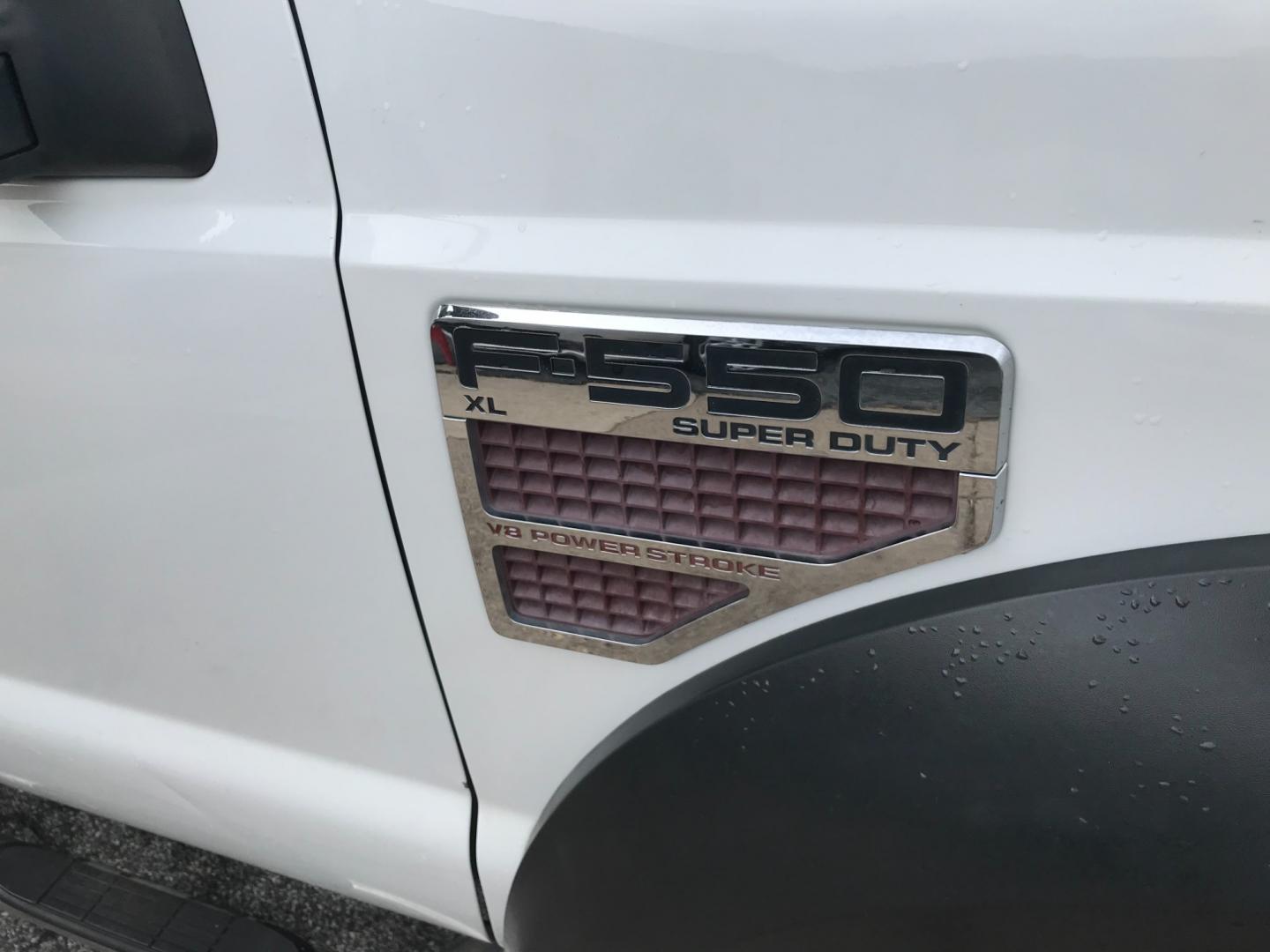 2009 White /Tan Ford F-550 Crew Cab 4WD DRW (1FDAW57R79E) with an 6.4L V8 OHV 32V TURBO DIESEL engine, Automatic transmission, located at 577 Chester Pike, Prospect Park, PA, 19076, (610) 237-1015, 39.886154, -75.302338 - 09 Ford F550 Crew Cab Turbo Diesel: 4x4, turbo diesel, dual rear wheels, 4 door, work box on back with side bins, ladder racks, runs EXCELLENT! - Photo#4