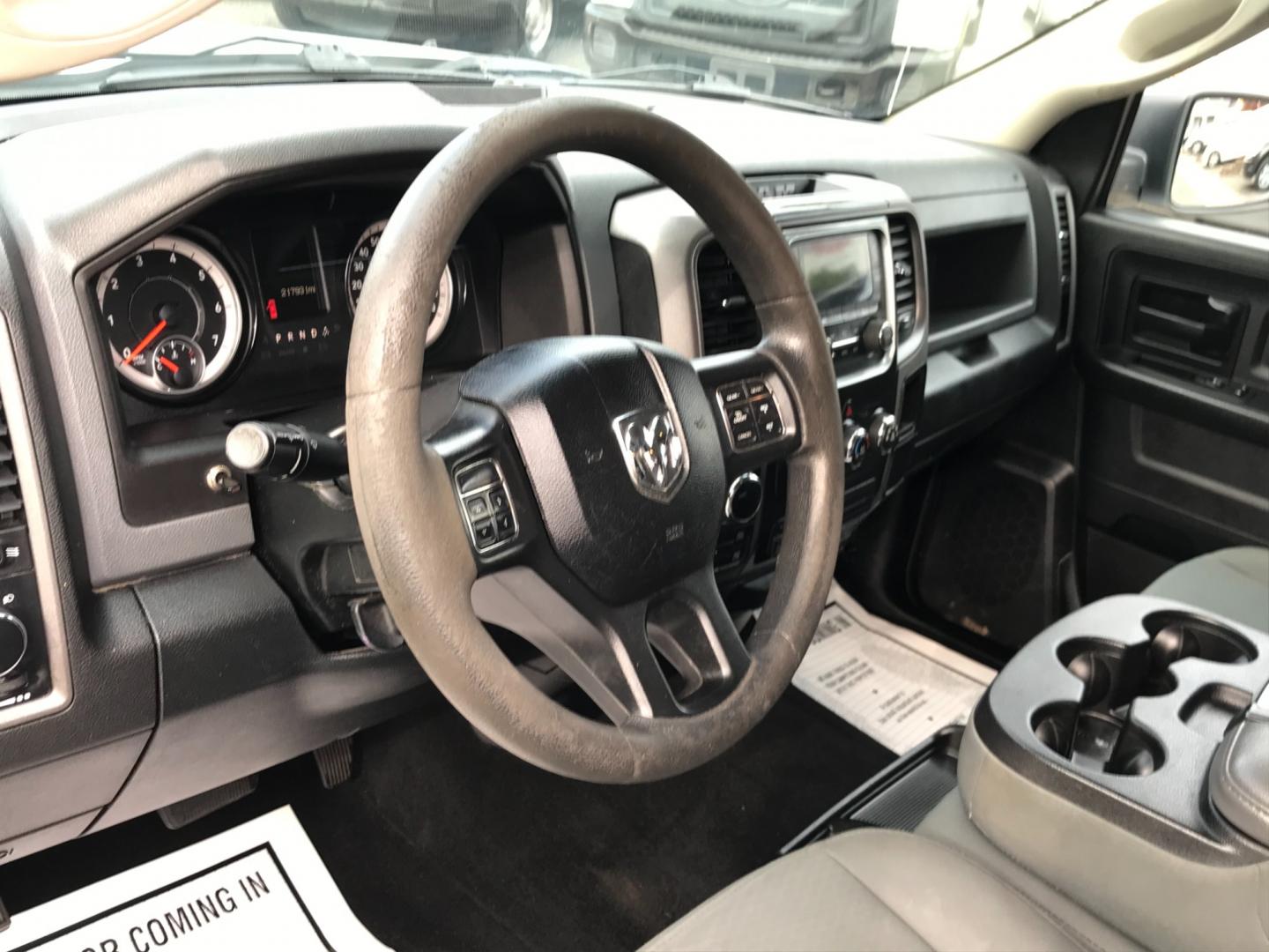 2018 White /Gray RAM 1500 Tradesman Crew Cab LWB 4WD (1C6RR7ST5JS) with an 5.7L V8 OHV 16V engine, 8A transmission, located at 577 Chester Pike, Prospect Park, PA, 19076, (610) 237-1015, 39.886154, -75.302338 - Photo#11