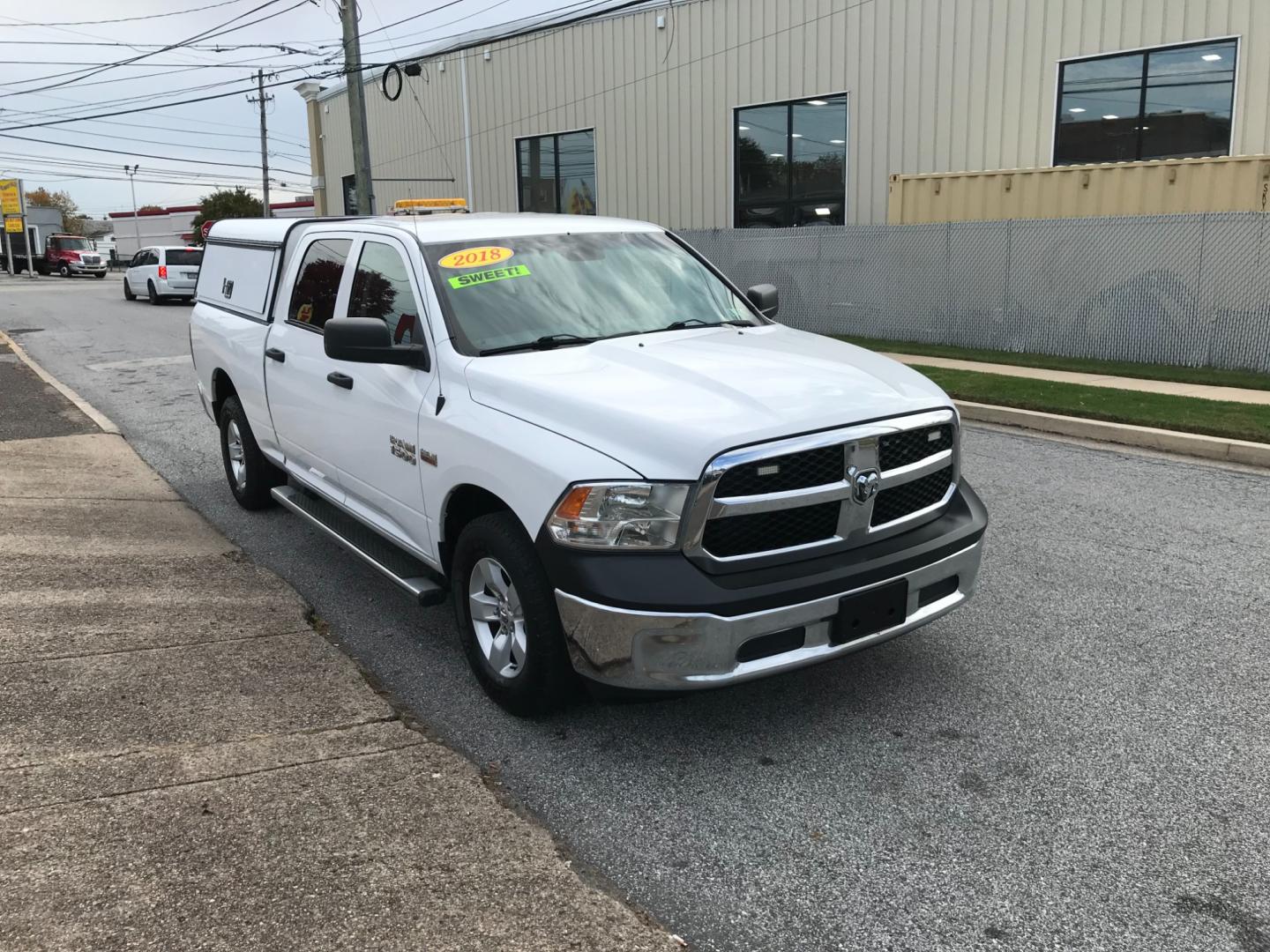 2018 White /Gray RAM 1500 Tradesman Crew Cab LWB 4WD (1C6RR7ST5JS) with an 5.7L V8 OHV 16V engine, 8A transmission, located at 577 Chester Pike, Prospect Park, PA, 19076, (610) 237-1015, 39.886154, -75.302338 - Photo#3