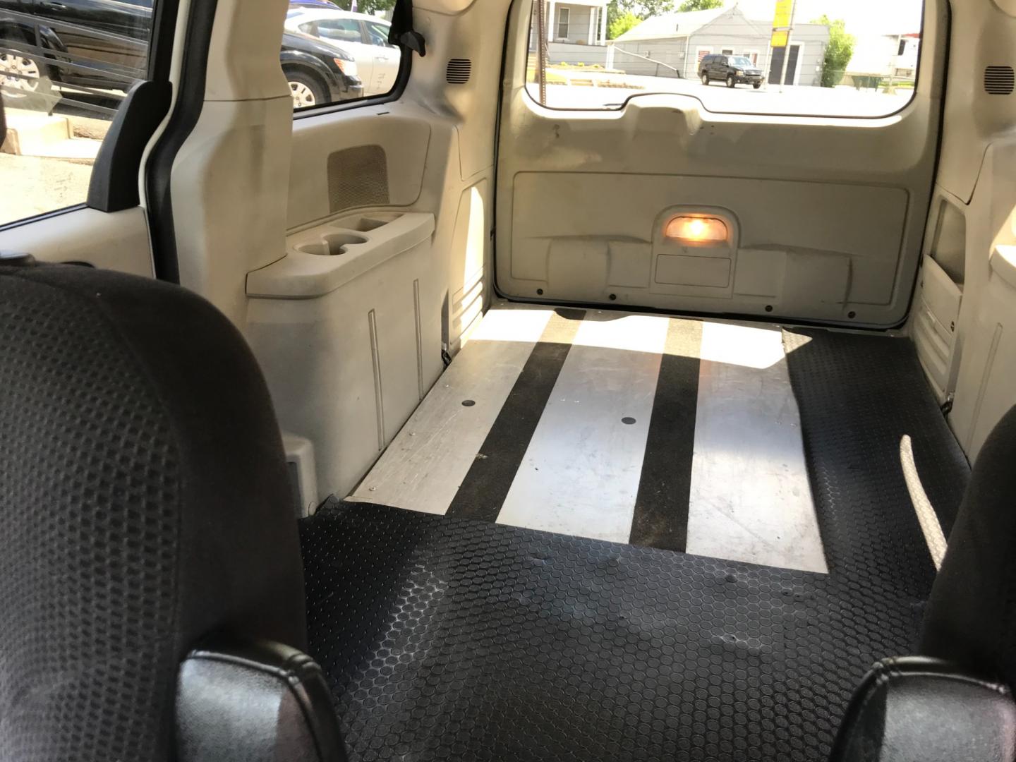 2014 White /Gray Dodge Cargo Van Cargo Van (2C4JRGAG7ER) with an 3.6 V6 engine, Automatic transmission, located at 577 Chester Pike, Prospect Park, PA, 19076, (610) 237-1015, 39.886154, -75.302338 - Photo#14