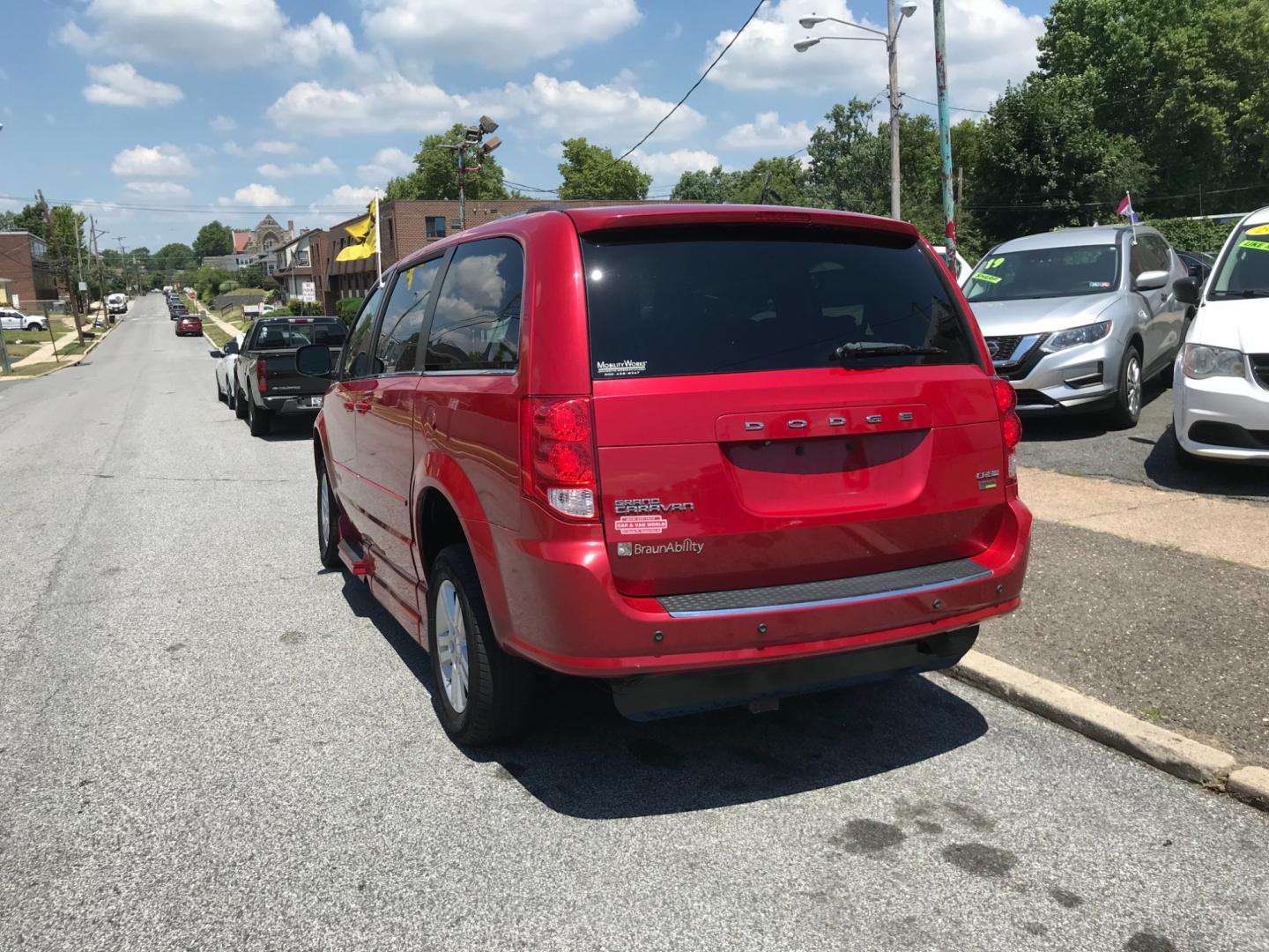 2012 Red /Black Dodge Grand Caravan Crew (2C4RDGDG0CR) with an 3.6 V6 engine, Automatic transmission, located at 577 Chester Pike, Prospect Park, PA, 19076, (610) 237-1015, 39.886154, -75.302338 - Photo#4