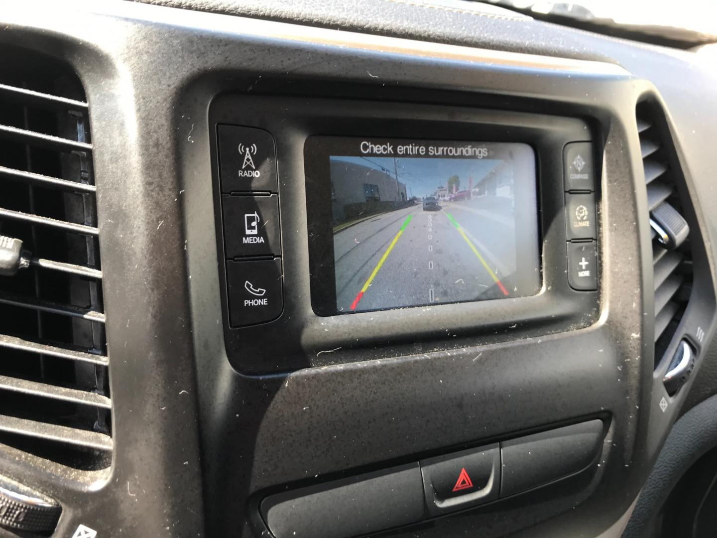 2016 White /Gray Jeep Cherokee Sport (1C4PJMAB1GW) with an 2.4 V4 engine, Automatic transmission, located at 577 Chester Pike, Prospect Park, PA, 19076, (610) 237-1015, 39.886154, -75.302338 - Photo#14