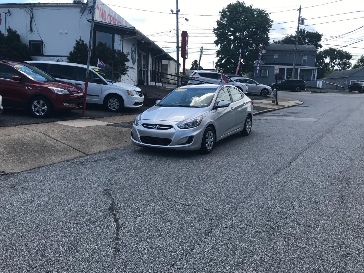 2016 Silver /Gray Hyundai Accent SE (KMHCT4AE2GU) with an 1.6 V4 engine, Automatic transmission, located at 577 Chester Pike, Prospect Park, PA, 19076, (610) 237-1015, 39.886154, -75.302338 - Photo#1