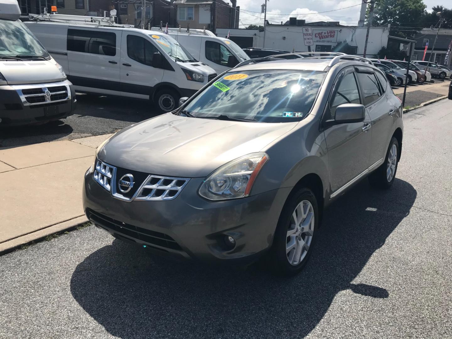 2011 Silver /Gray Nissan Rogue S (JN8AS5MV8BW) with an 2.5 V4 engine, Automatic transmission, located at 577 Chester Pike, Prospect Park, PA, 19076, (610) 237-1015, 39.886154, -75.302338 - Photo#2