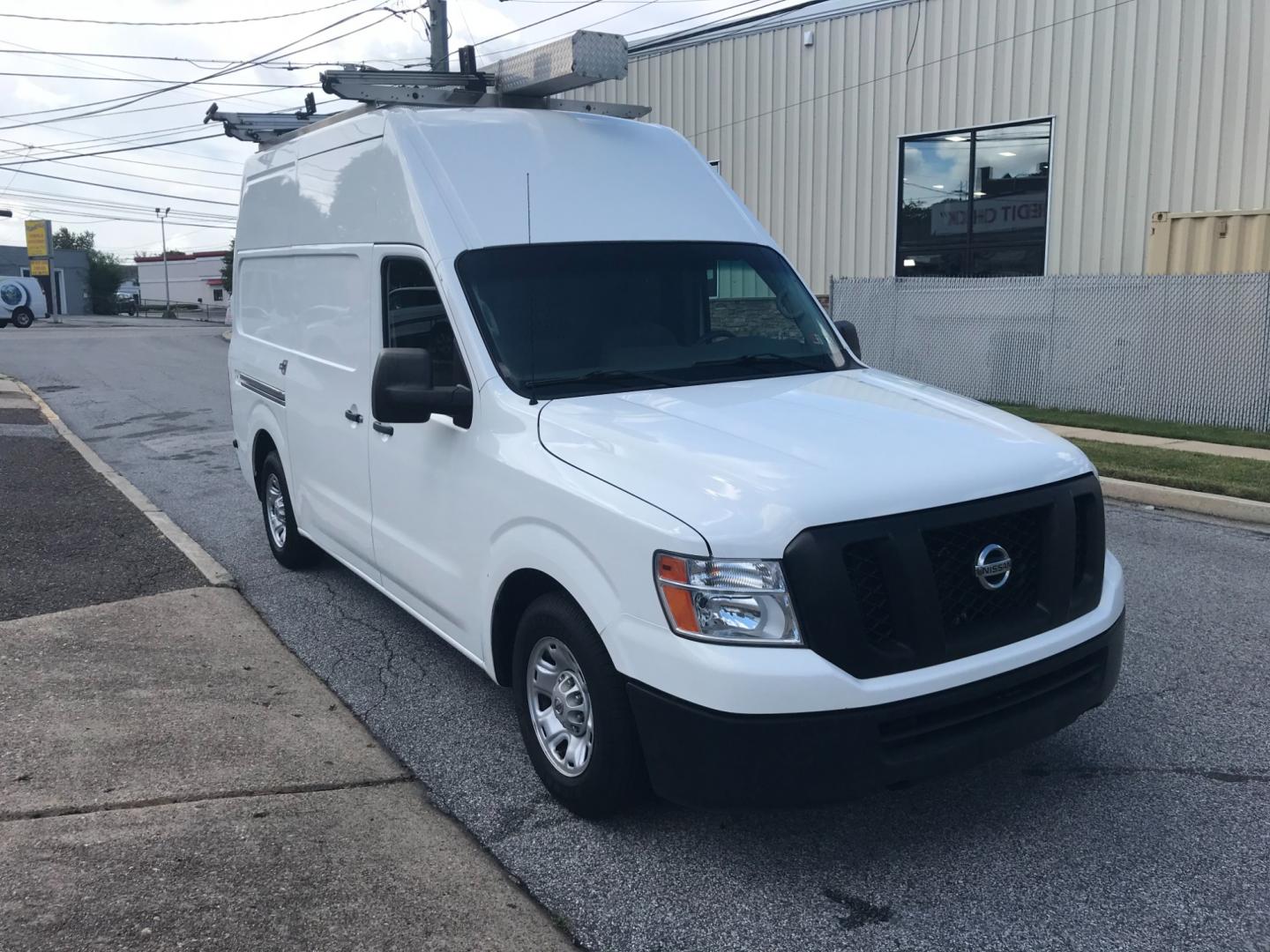 2018 White /Gray Nissan NV Cargo SV (1N6BF0LYXJN) with an 4.0 V6 engine, Automatic transmission, located at 577 Chester Pike, Prospect Park, PA, 19076, (610) 237-1015, 39.886154, -75.302338 - Photo#3