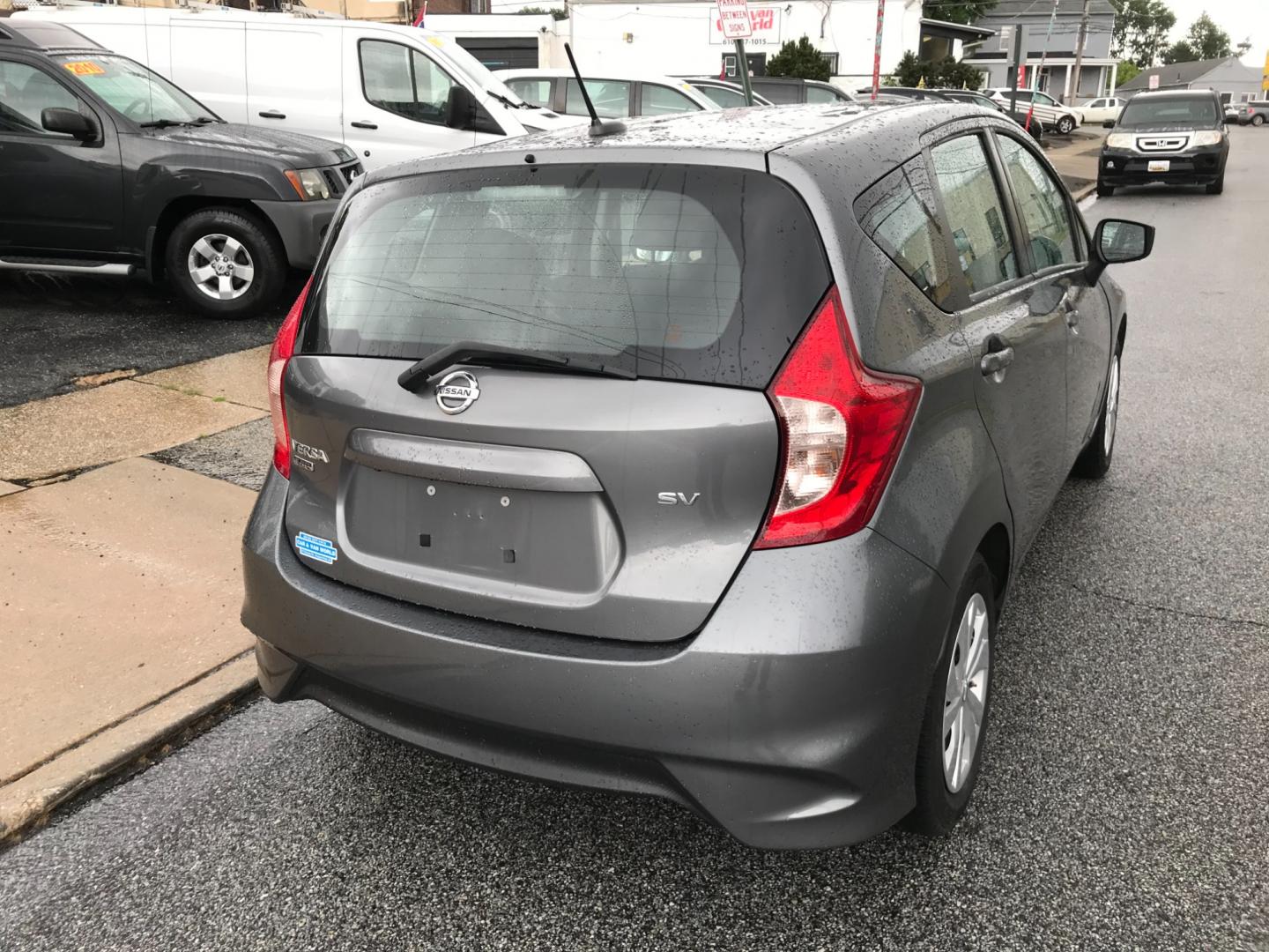 2017 Gray /Black Nissan Versa Note Note (3N1CE2CP9HL) with an 1.6 V4 engine, Automatic transmission, located at 577 Chester Pike, Prospect Park, PA, 19076, (610) 237-1015, 39.886154, -75.302338 - Photo#5