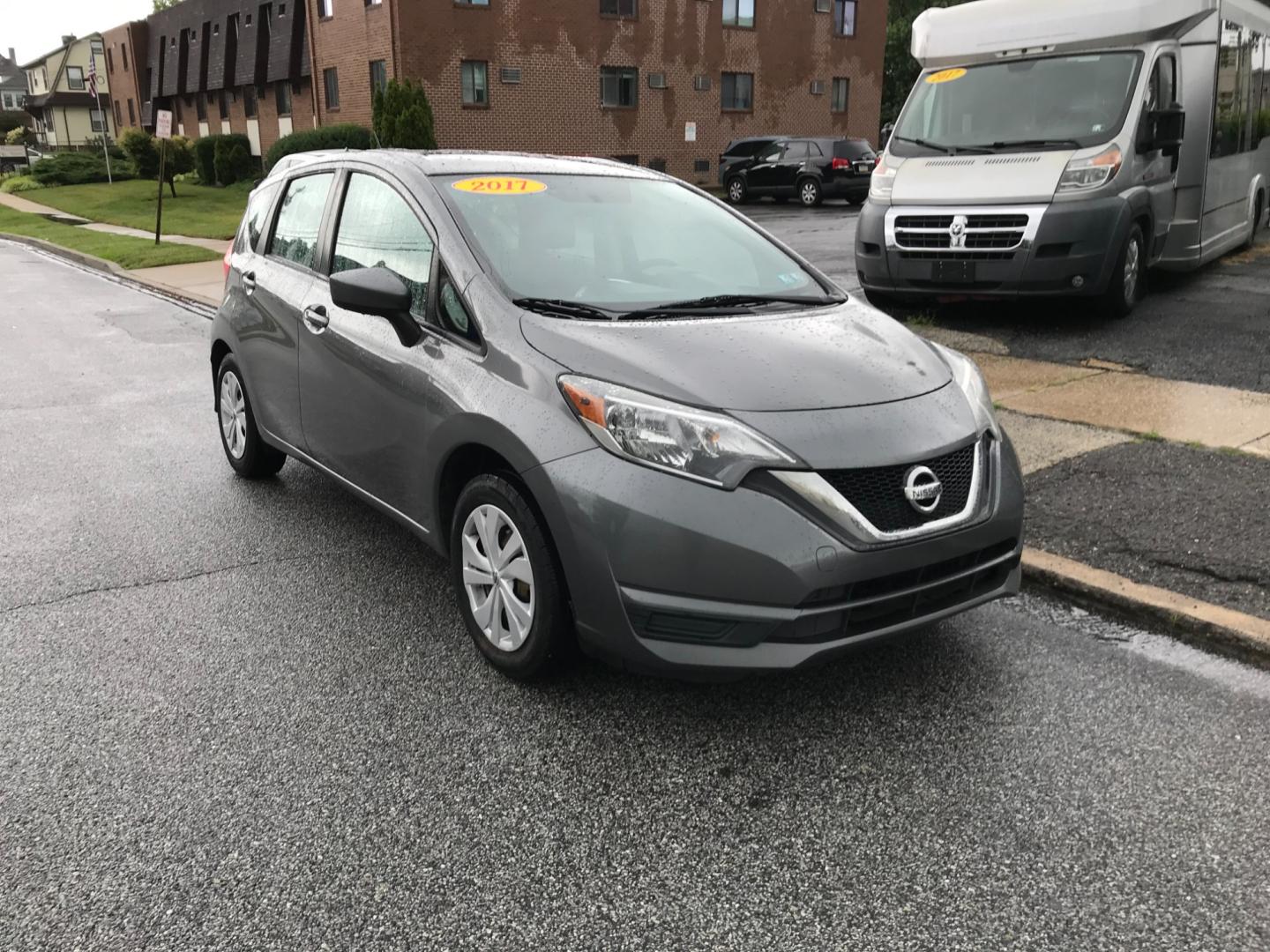 2017 Gray /Black Nissan Versa Note Note (3N1CE2CP9HL) with an 1.6 V4 engine, Automatic transmission, located at 577 Chester Pike, Prospect Park, PA, 19076, (610) 237-1015, 39.886154, -75.302338 - Photo#2