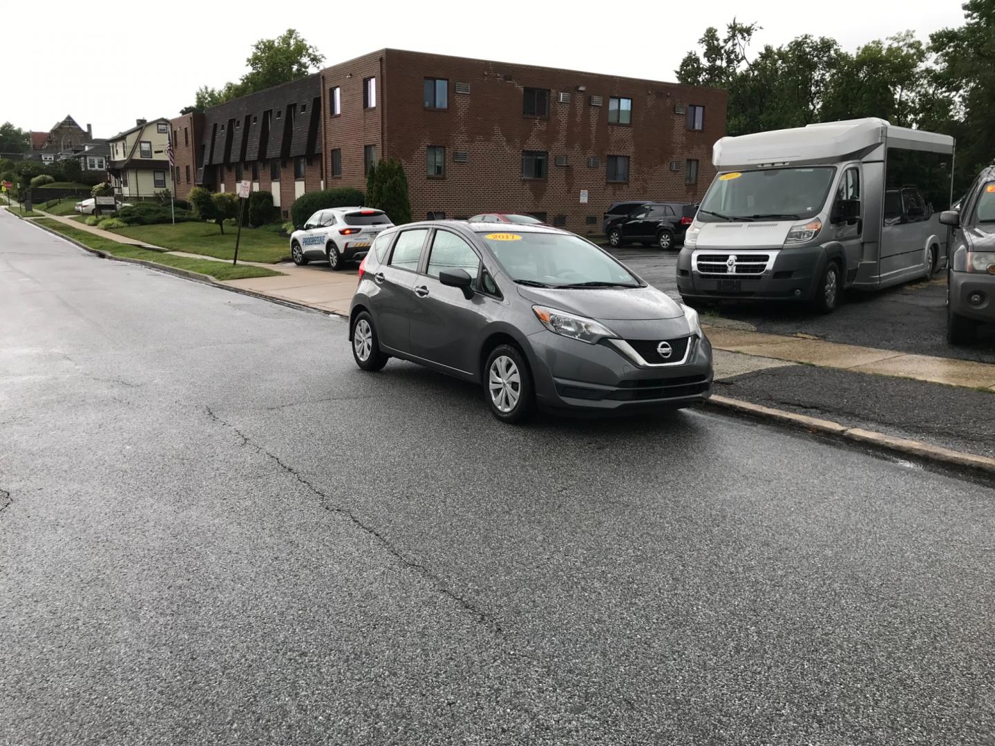 2017 Gray /Black Nissan Versa Note Note (3N1CE2CP9HL) with an 1.6 V4 engine, Automatic transmission, located at 577 Chester Pike, Prospect Park, PA, 19076, (610) 237-1015, 39.886154, -75.302338 - Photo#1