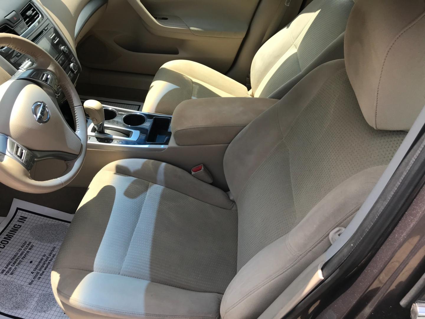 2014 Brown /Beige Nissan Altima 2.5 (1N4AL3AP3EC) with an 2.5 V4 engine, Automatic transmission, located at 577 Chester Pike, Prospect Park, PA, 19076, (610) 237-1015, 39.886154, -75.302338 - Photo#9