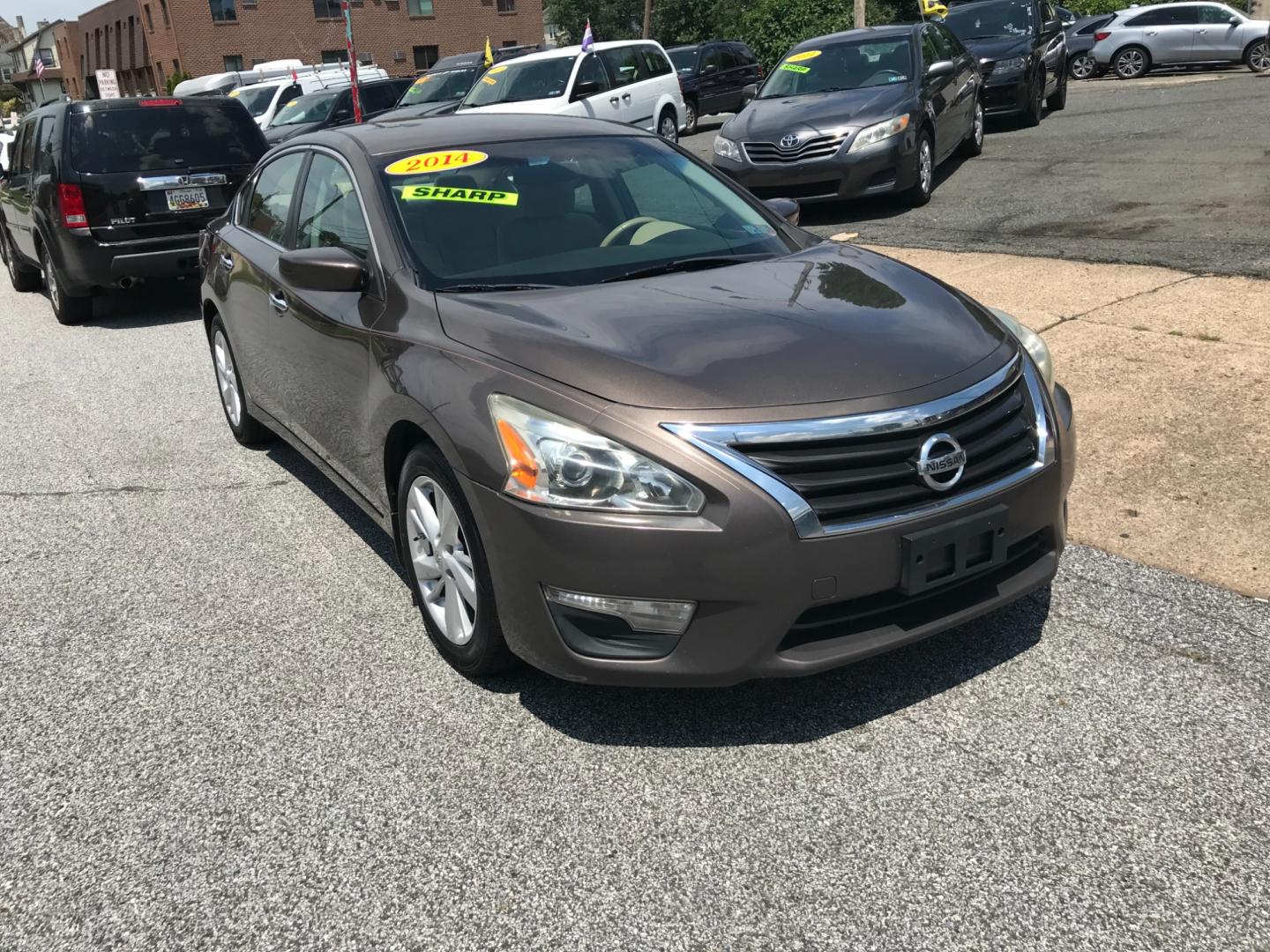 2014 Brown /Beige Nissan Altima 2.5 (1N4AL3AP3EC) with an 2.5 V4 engine, Automatic transmission, located at 577 Chester Pike, Prospect Park, PA, 19076, (610) 237-1015, 39.886154, -75.302338 - Photo#2