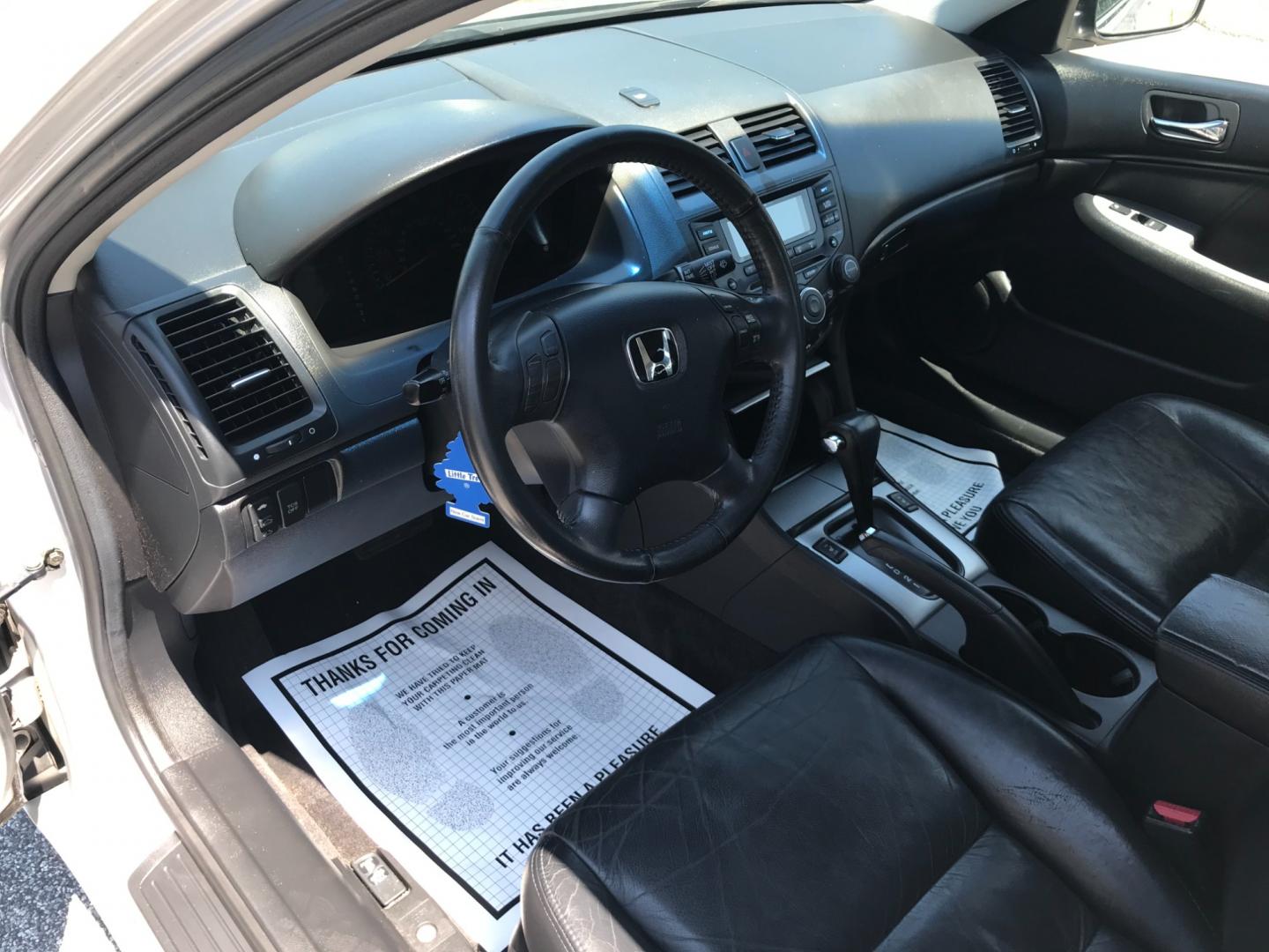 2003 Silver /Black Honda Accord EX (1HGCM665X3A) with an 3.0 V6 engine, Automatic transmission, located at 577 Chester Pike, Prospect Park, PA, 19076, (610) 237-1015, 39.886154, -75.302338 - Photo#11