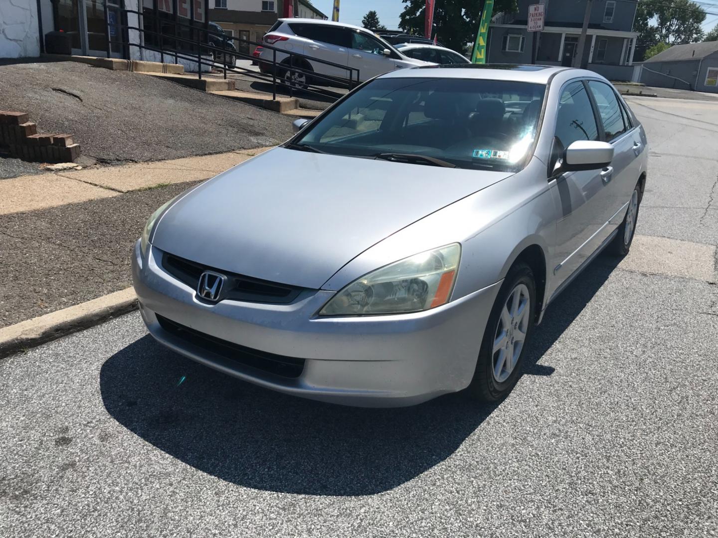 2003 Silver /Black Honda Accord EX (1HGCM665X3A) with an 3.0 V6 engine, Automatic transmission, located at 577 Chester Pike, Prospect Park, PA, 19076, (610) 237-1015, 39.886154, -75.302338 - Photo#2