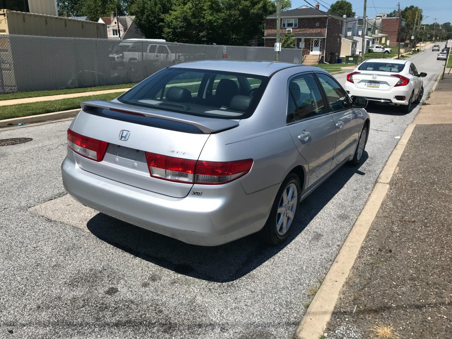 2003 Silver /Black Honda Accord EX (1HGCM665X3A) with an 3.0 V6 engine, Automatic transmission, located at 577 Chester Pike, Prospect Park, PA, 19076, (610) 237-1015, 39.886154, -75.302338 - Photo#4