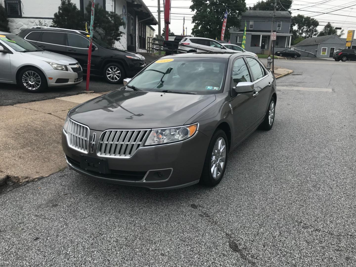 2011 Brown /Black Lincoln MKZ (3LNHL2JC3BR) with an 3.5 V6 engine, Automatic transmission, located at 577 Chester Pike, Prospect Park, PA, 19076, (610) 237-1015, 39.886154, -75.302338 - Photo#2