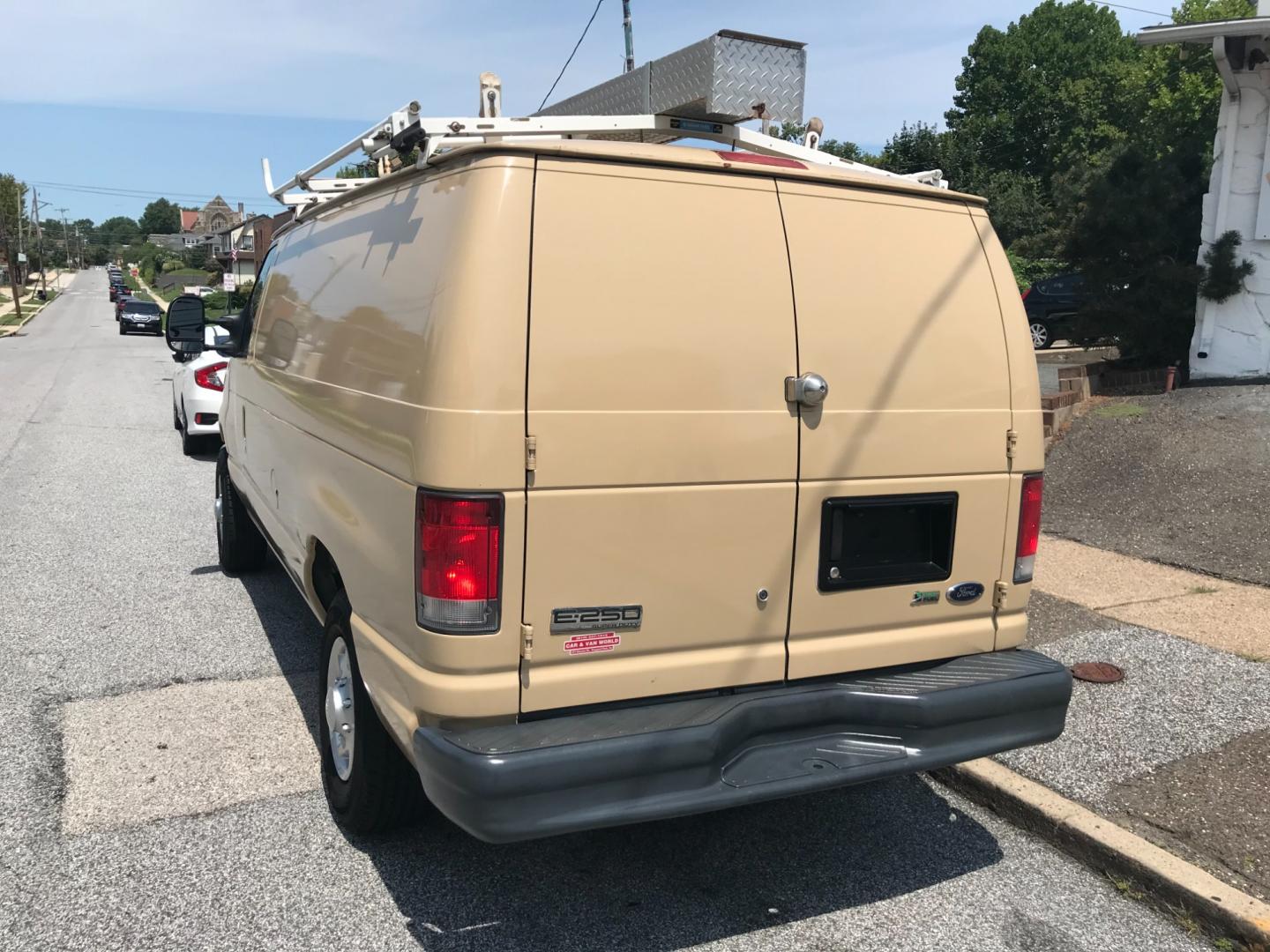 2013 Ford E-Series Van E250 (1FTNE2EW5DD) with an 4.8 V8 engine, Automatic transmission, located at 577 Chester Pike, Prospect Park, PA, 19076, (610) 237-1015, 39.886154, -75.302338 - Photo#5