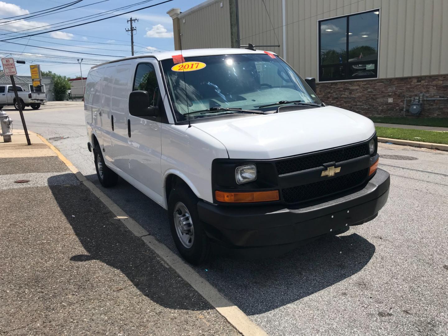 2017 White /Gray Chevrolet Express 2500 (1GCWGAFFXH1) with an 4.8 V8 engine, Automatic transmission, located at 577 Chester Pike, Prospect Park, PA, 19076, (610) 237-1015, 39.886154, -75.302338 - Photo#3