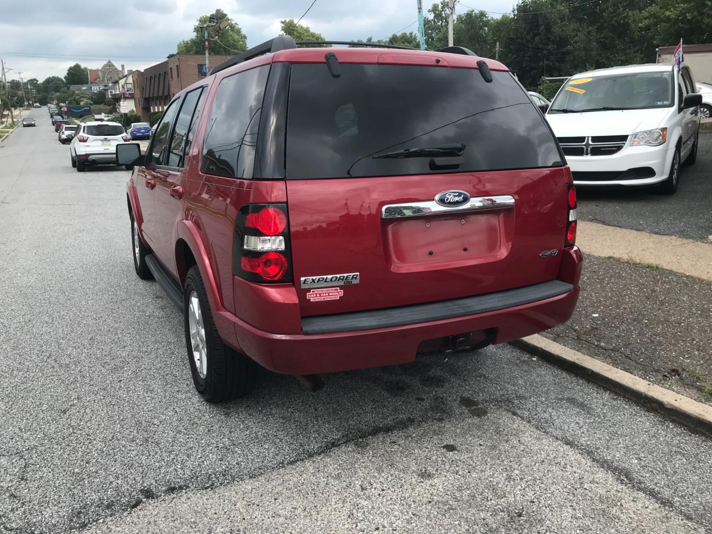 2010 Red /Tan Ford Explorer XLT (1FMEU7DE1AU) with an 4.0 engine, Automatic transmission, located at 577 Chester Pike, Prospect Park, PA, 19076, (610) 237-1015, 39.886154, -75.302338 - Photo#5