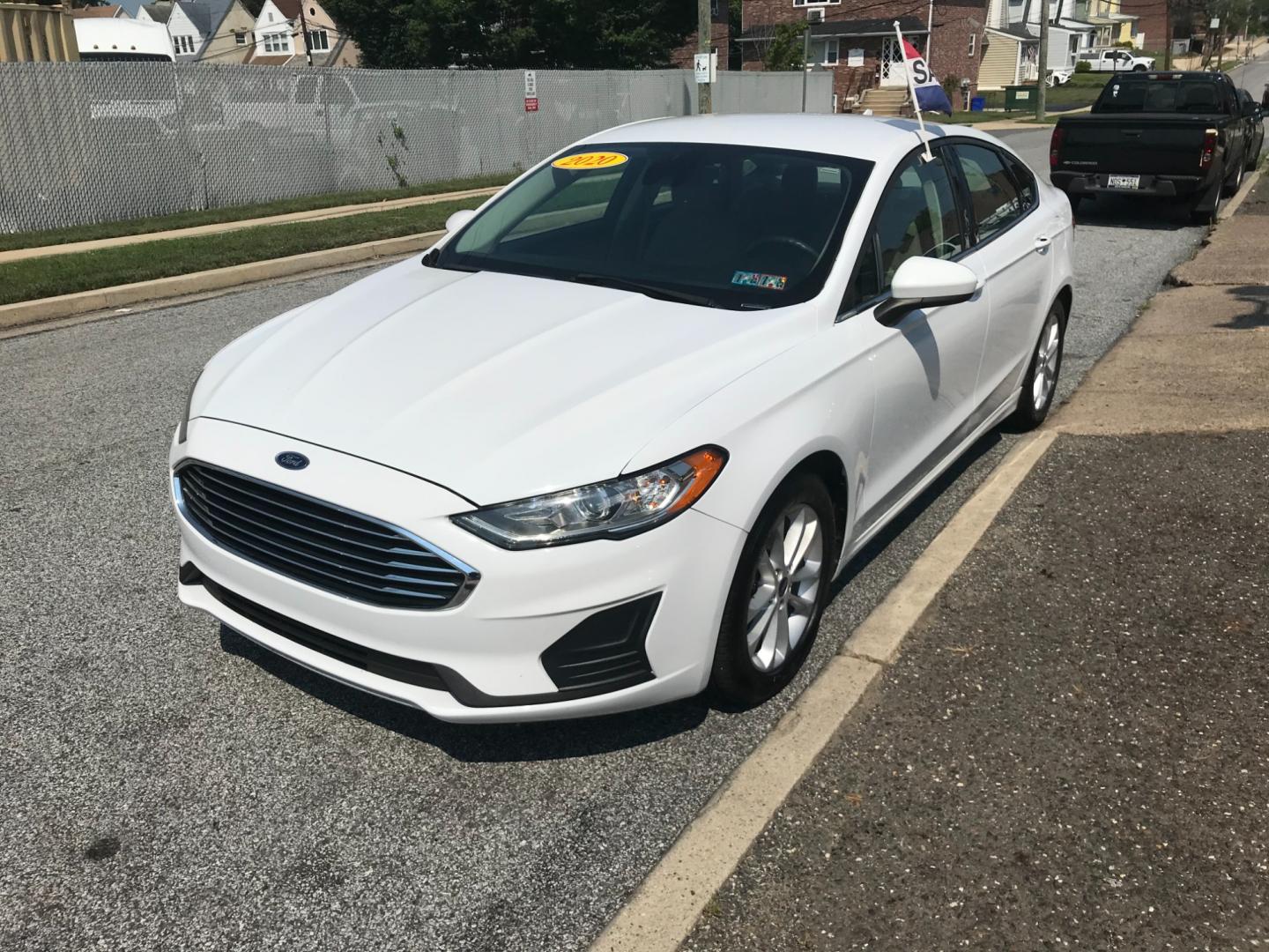 2020 White /Beige Ford Fusion SE (3FA6P0HD6LR) , Automatic transmission, located at 577 Chester Pike, Prospect Park, PA, 19076, (610) 237-1015, 39.886154, -75.302338 - Photo#3