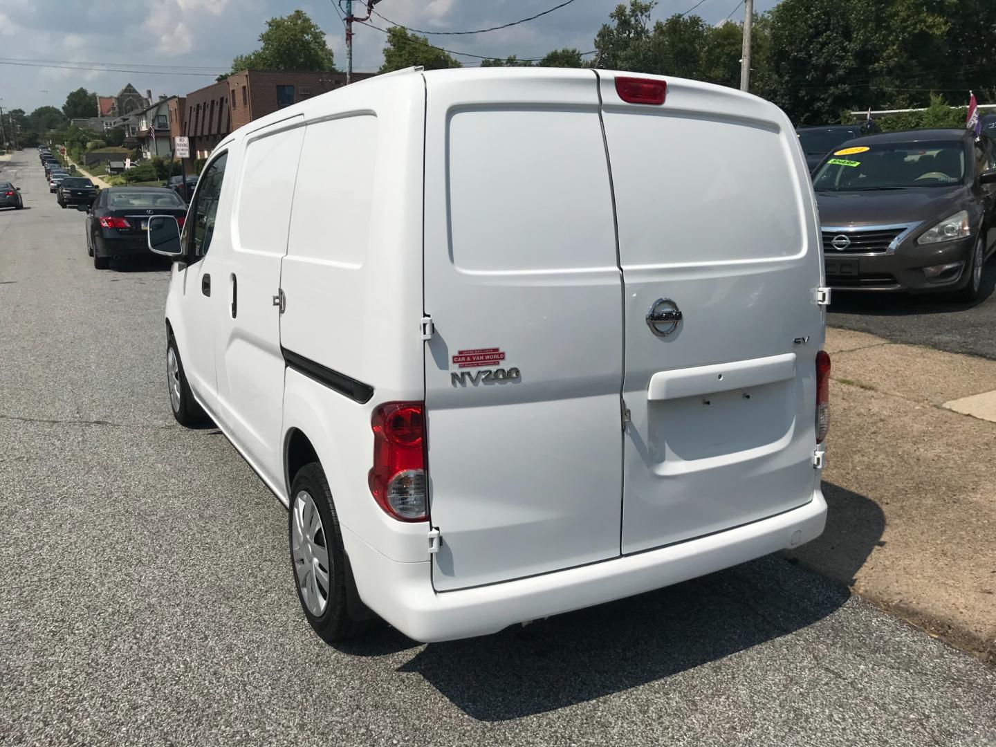 2015 White /Gray Nissan NV200 SV (3N6CM0KN7FK) with an 2.0 V4 engine, Automatic transmission, located at 577 Chester Pike, Prospect Park, PA, 19076, (610) 237-1015, 39.886154, -75.302338 - Photo#5