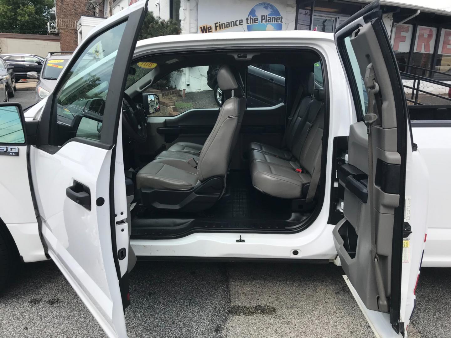 2017 White /Gray Ford F-150 XL (1FTEX1CP6HK) with an 2.7 V6 engine, Automatic transmission, located at 577 Chester Pike, Prospect Park, PA, 19076, (610) 237-1015, 39.886154, -75.302338 - 2017 Ford F150: Extended Cab, 8 foot bed, trailer hitch, new PA inspection, runs LIKE NEW! This vehicle comes inspected and has been given a bumper to bumper safety check. It is very clean, reliable, and well maintained. We offer a unique pay plan that is known for being the easiest and fastest f - Photo#15