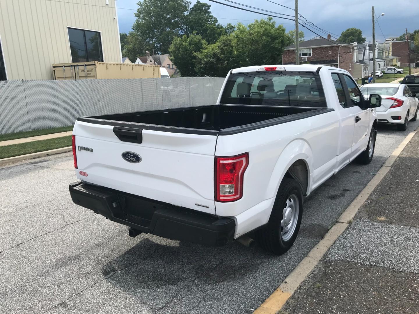 2017 White /Gray Ford F-150 XL (1FTEX1CP6HK) with an 2.7 V6 engine, Automatic transmission, located at 577 Chester Pike, Prospect Park, PA, 19076, (610) 237-1015, 39.886154, -75.302338 - 2017 Ford F150: Extended Cab, 8 foot bed, trailer hitch, new PA inspection, runs LIKE NEW! This vehicle comes inspected and has been given a bumper to bumper safety check. It is very clean, reliable, and well maintained. We offer a unique pay plan that is known for being the easiest and fastest f - Photo#4