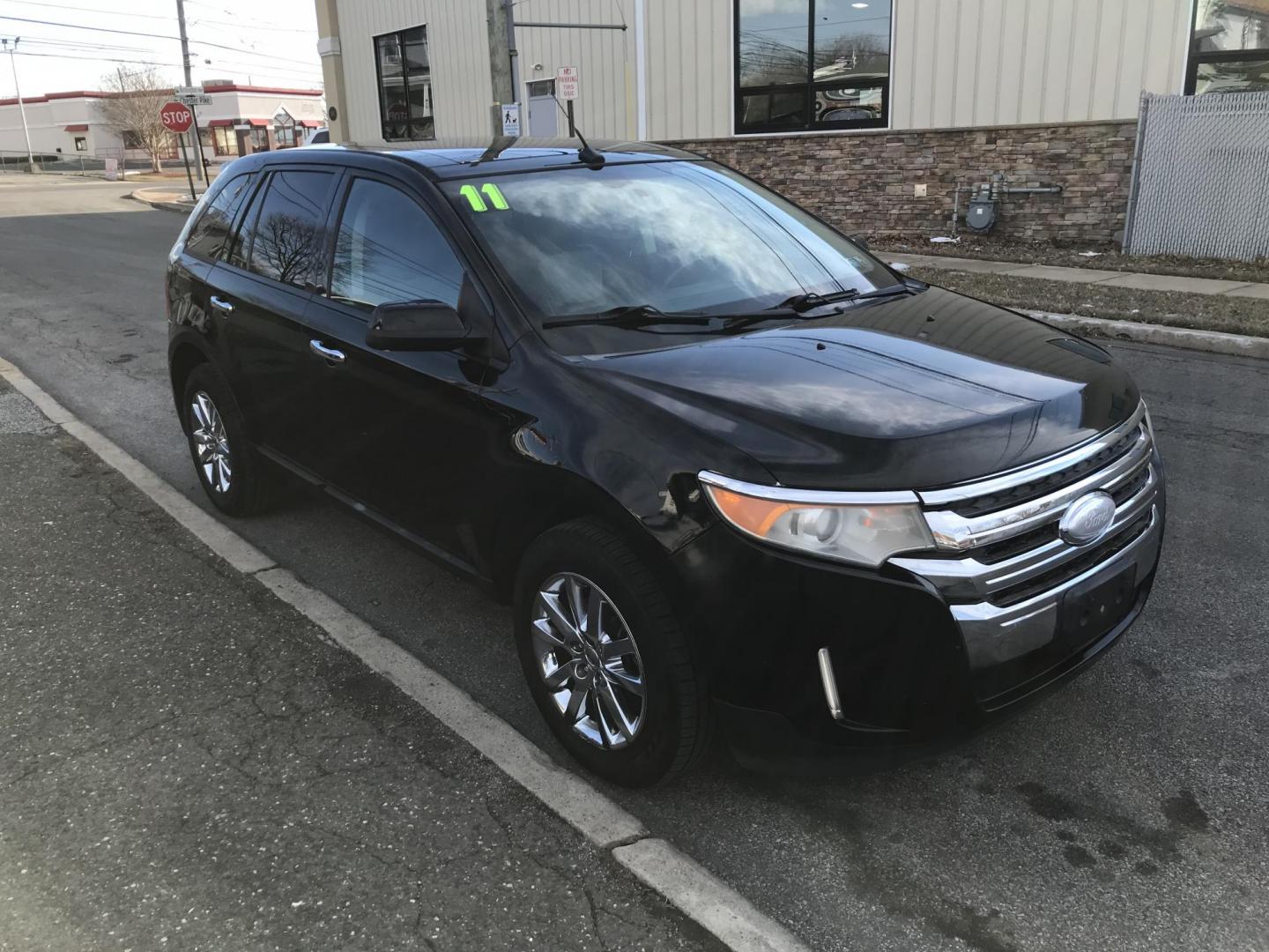 2011 Black /Black Ford Edge SEL AWD (2FMDK4JC7BB) with an 3.5L V6 DOHC 24V engine, 6-Speed Automatic transmission, located at 577 Chester Pike, Prospect Park, PA, 19076, (610) 237-1015, 39.886154, -75.302338 - Photo#3