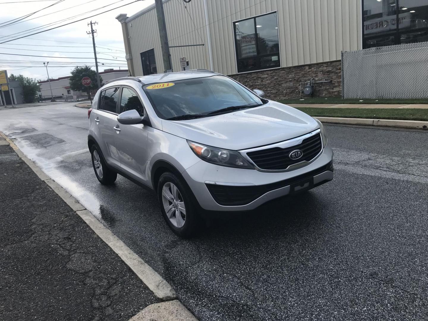 2011 Silver /Black Kia Sportage LX (KNDPB3A28B7) with an 2.4L V6 DOHC 24V engine, Automatic transmission, located at 577 Chester Pike, Prospect Park, PA, 19076, (610) 237-1015, 39.886154, -75.302338 - Photo#3