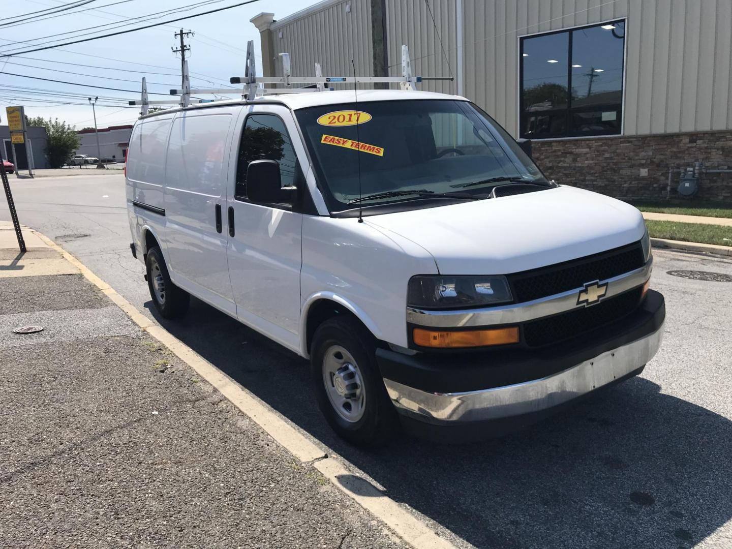 2017 White /Gray Chevrolet Express 2500 Cargo (1GCWGAFF8H1) with an 4.8L V8 FFV engine, 6A transmission, located at 577 Chester Pike, Prospect Park, PA, 19076, (610) 237-1015, 39.886154, -75.302338 - Photo#3