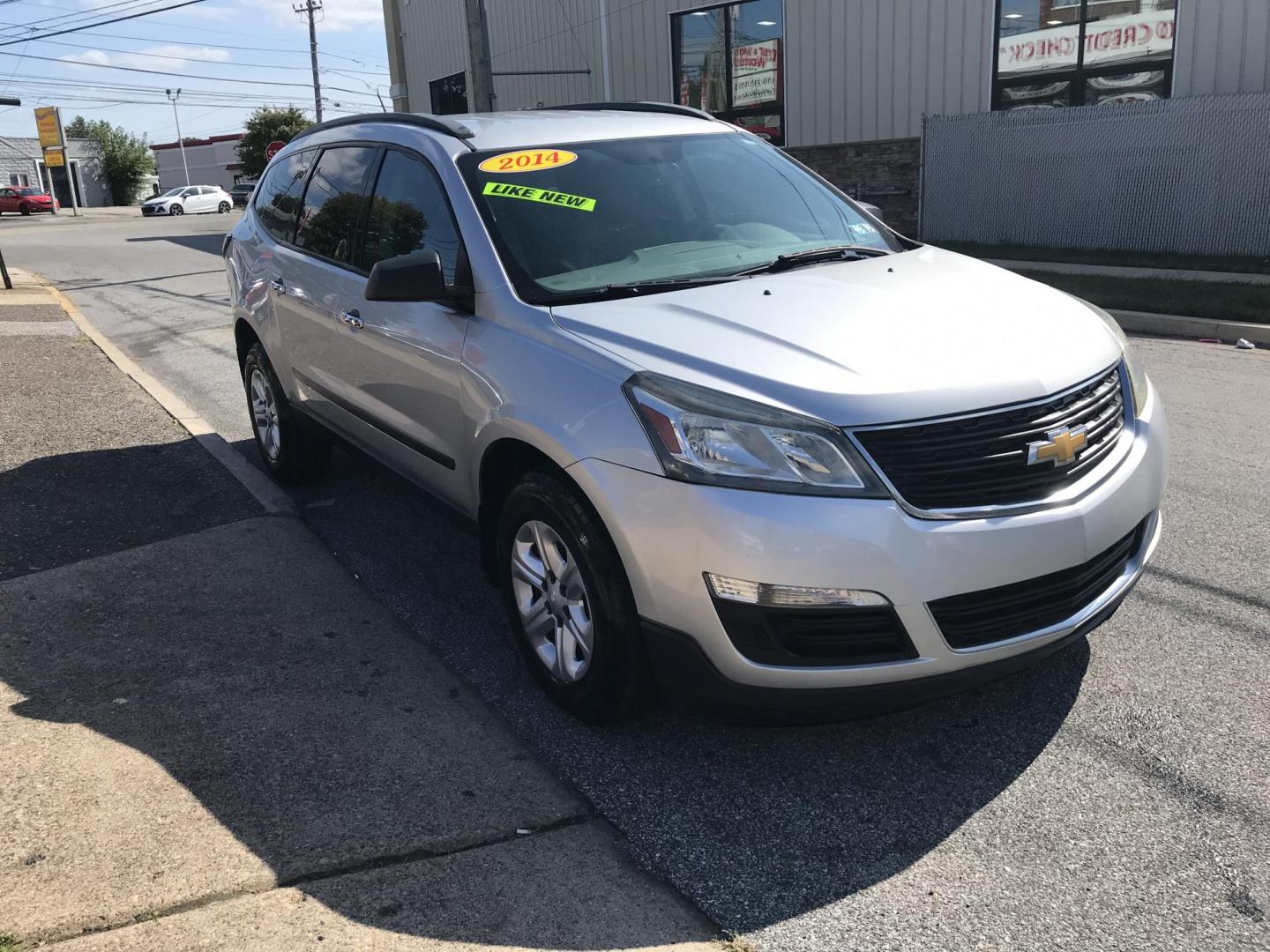 2014 Silver /Gray Chevrolet Traverse LS FWD w/PDC (1GNKRFED8EJ) with an 3.6L V6 DOHC 24V engine, 6-Speed Automatic transmission, located at 577 Chester Pike, Prospect Park, PA, 19076, (610) 237-1015, 39.886154, -75.302338 - Photo#3