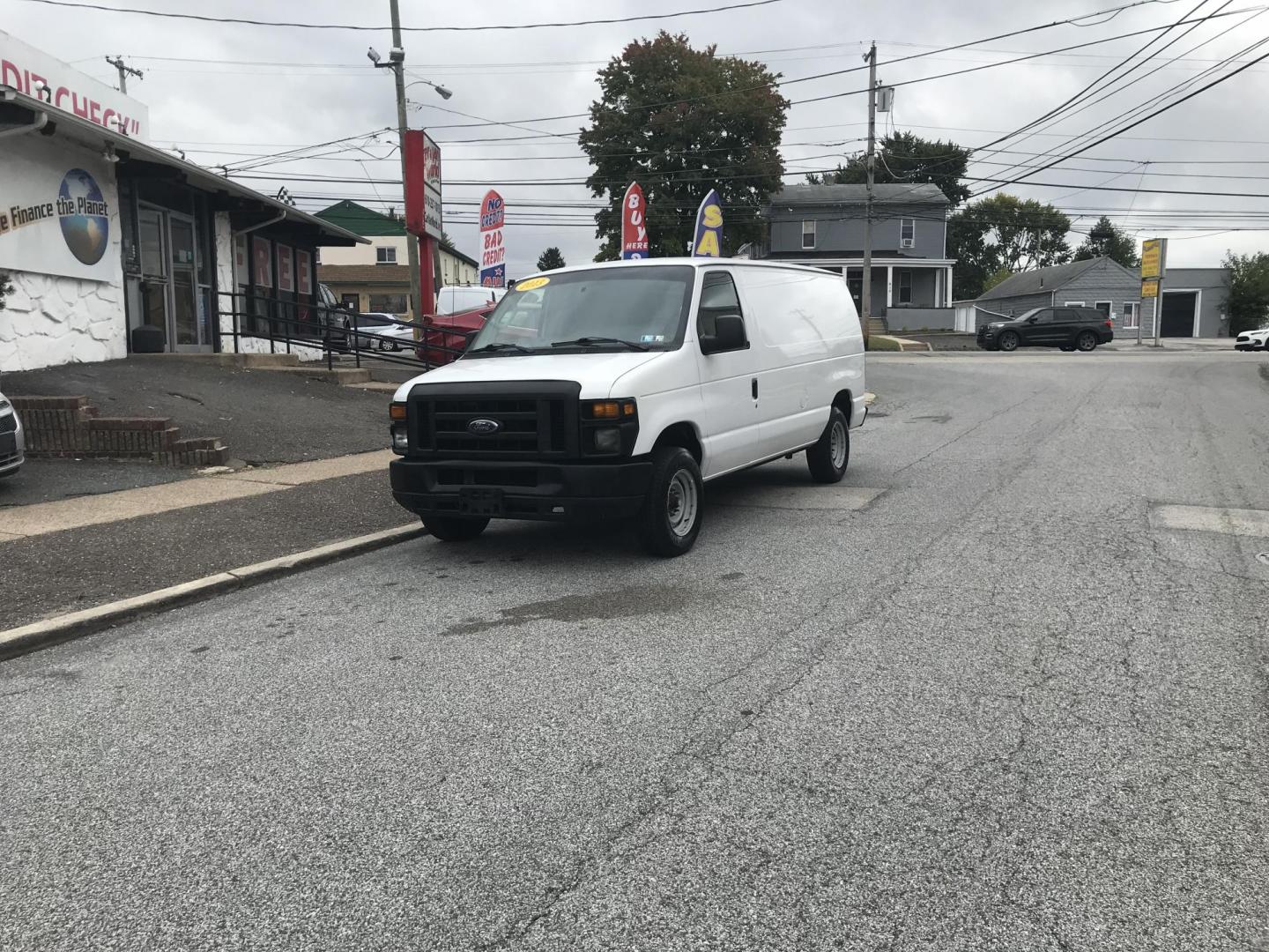 2013 White /Gray Ford Econoline E150 E-150 (1FTNE1EW4DD) with an 4.6L V8 SOHC 16V engine, 4-Speed Automatic transmission, located at 577 Chester Pike, Prospect Park, PA, 19076, (610) 237-1015, 39.886154, -75.302338 - Photo#4