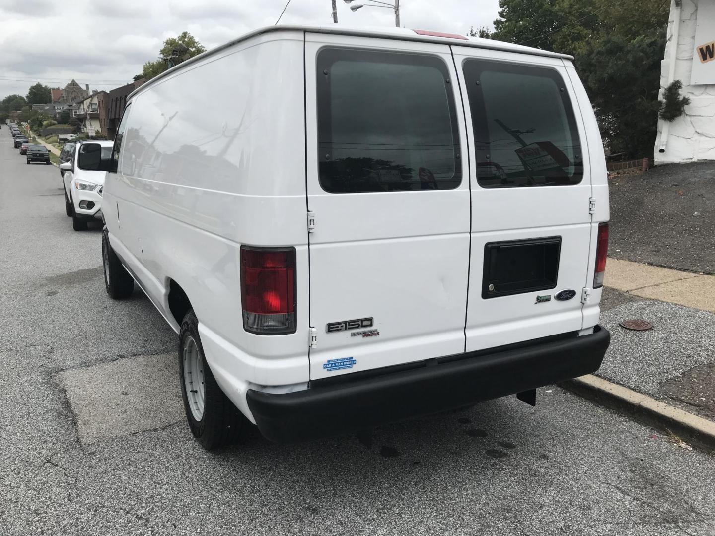 2013 White /Gray Ford Econoline E150 E-150 (1FTNE1EW4DD) with an 4.6L V8 SOHC 16V engine, 4-Speed Automatic transmission, located at 577 Chester Pike, Prospect Park, PA, 19076, (610) 237-1015, 39.886154, -75.302338 - Photo#5