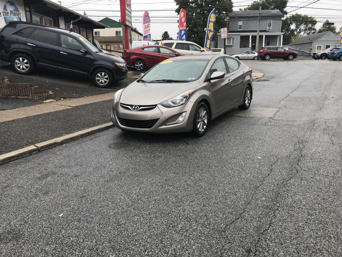 2015 Gray /Gray Hyundai Elantra SE (5NPDH4AE6FH) with an 1.8L L4 DOHC 16V engine, 6-Speed Automatic transmission, located at 577 Chester Pike, Prospect Park, PA, 19076, (610) 237-1015, 39.886154, -75.302338 - Photo#1