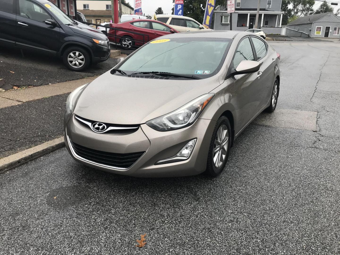 2015 Gray /Gray Hyundai Elantra SE (5NPDH4AE6FH) with an 1.8L L4 DOHC 16V engine, 6-Speed Automatic transmission, located at 577 Chester Pike, Prospect Park, PA, 19076, (610) 237-1015, 39.886154, -75.302338 - Photo#2