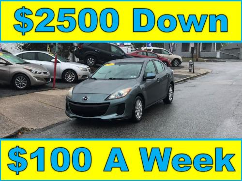 2012 Mazda MAZDA3 i Touring 4-Door