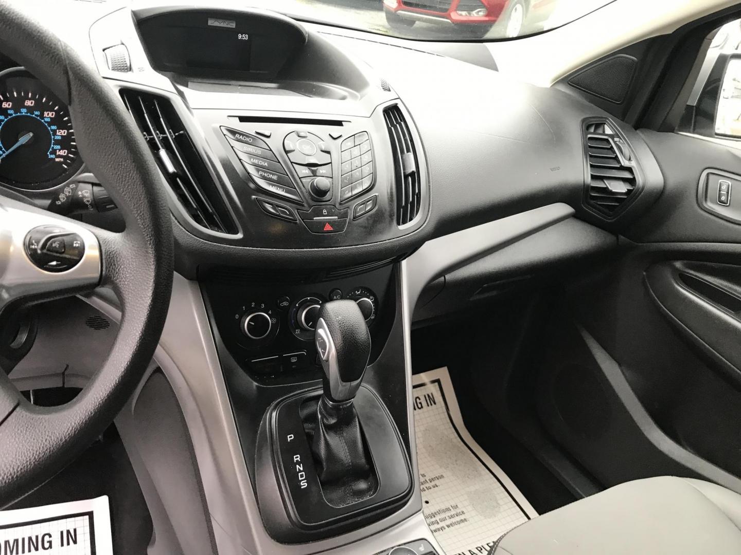 2016 Silver /Gray Ford Escape SE FWD (1FMCU0GX9GU) with an 1.6L L4 DOHC 16V engine, 6-Speed Automatic transmission, located at 577 Chester Pike, Prospect Park, PA, 19076, (610) 237-1015, 39.886154, -75.302338 - 2016 Ford Escape SE: Great on gas, new PA inspection, SUPER CLEAN, runs LIKE NEW! This vehicle comes inspected and has been given a bumper to bumper safety check. It is very clean, reliable, and well maintained. We offer a unique pay plan that is known for being the easiest and fastest financing - Photo#12