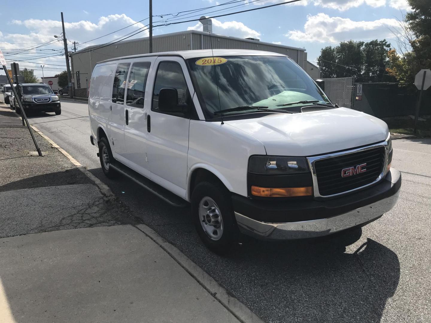 2015 White /Gray GMC Savana G2500 Cargo (1GTW7FCF6F1) with an 4.8L V8 FFV engine, 6-Speed Automatic transmission, located at 577 Chester Pike, Prospect Park, PA, 19076, (610) 237-1015, 39.886154, -75.302338 - Photo#3