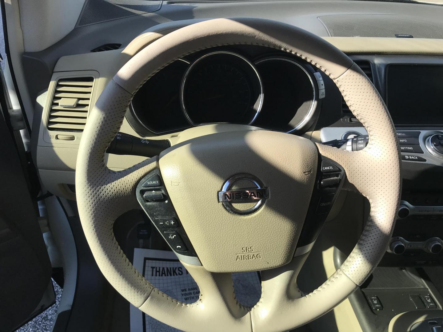 2013 White /Beige Nissan Murano SL (JN8AZ1MU5DW) with an 3.5L V6 DOHC 24V engine, Continuously Variable Transmission transmission, located at 577 Chester Pike, Prospect Park, PA, 19076, (610) 237-1015, 39.886154, -75.302338 - Photo#12