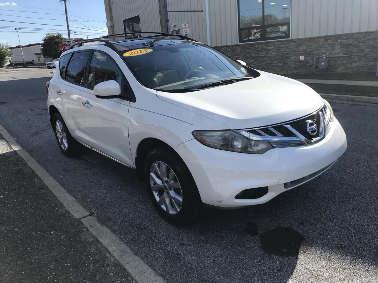 2013 White /Beige Nissan Murano SL (JN8AZ1MU5DW) with an 3.5L V6 DOHC 24V engine, Continuously Variable Transmission transmission, located at 577 Chester Pike, Prospect Park, PA, 19076, (610) 237-1015, 39.886154, -75.302338 - Photo#3