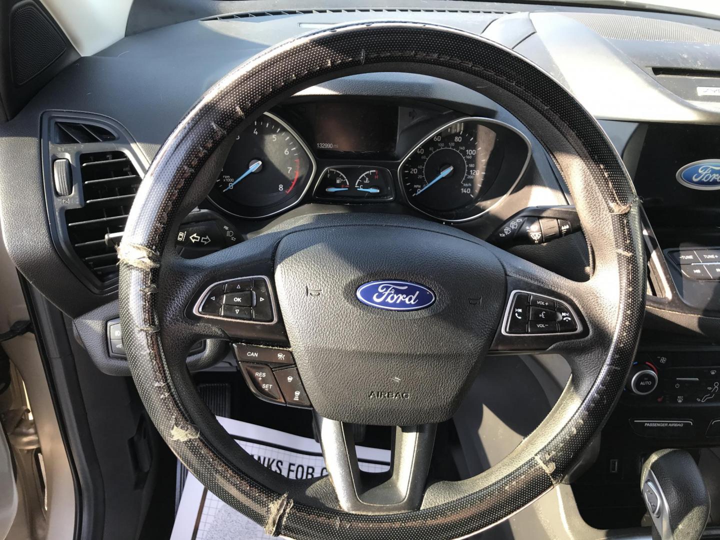 2018 Gold /Gray Ford Escape SE 4WD (1FMCU9GD5JU) with an 1.5L L4 DOHC 16V engine, 6A transmission, located at 577 Chester Pike, Prospect Park, PA, 19076, (610) 237-1015, 39.886154, -75.302338 - Photo#12