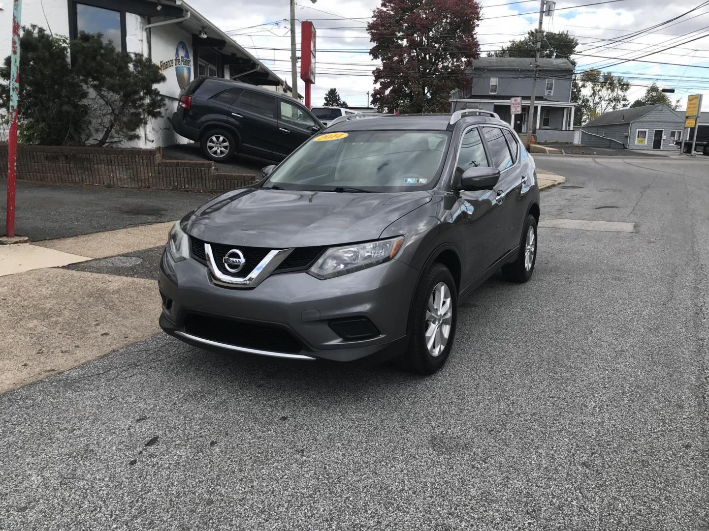 2014 Gray /Gray Nissan Rogue S AWD (5N1AT2MV2EC) with an 2.5L L4 DOHC 16V engine, Continuously Variable Transmission transmission, located at 577 Chester Pike, Prospect Park, PA, 19076, (610) 237-1015, 39.886154, -75.302338 - Photo#1