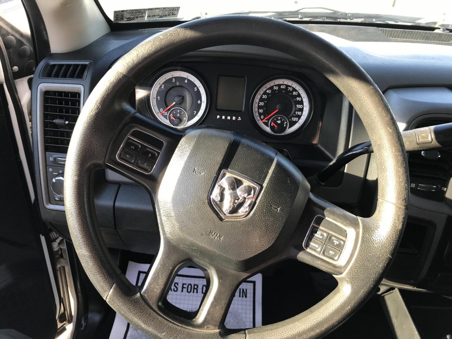 2015 White /Gray RAM 1500 Tradesman Quad Cab (1C6RR6FT4FS) with an 5.7L V8 OHV 16V engine, 6-Speed Automatic transmission, located at 577 Chester Pike, Prospect Park, PA, 19076, (610) 237-1015, 39.886154, -75.302338 - Photo#13