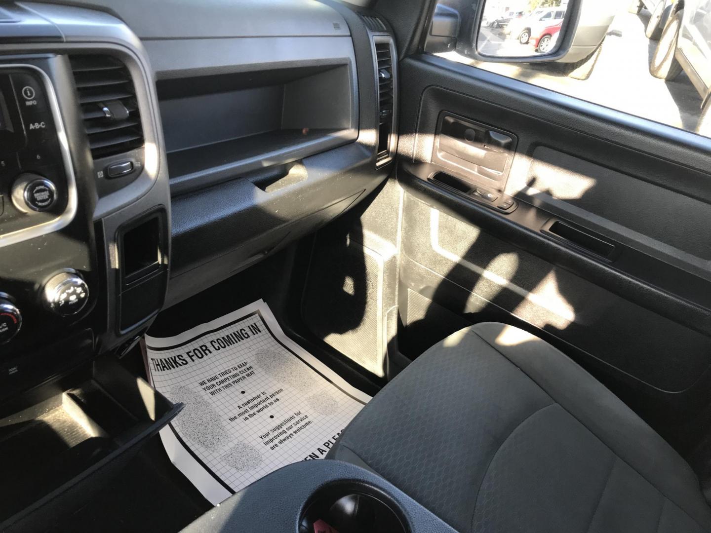 2015 White /Gray RAM 1500 Tradesman Quad Cab (1C6RR6FT4FS) with an 5.7L V8 OHV 16V engine, 6-Speed Automatic transmission, located at 577 Chester Pike, Prospect Park, PA, 19076, (610) 237-1015, 39.886154, -75.302338 - Photo#17