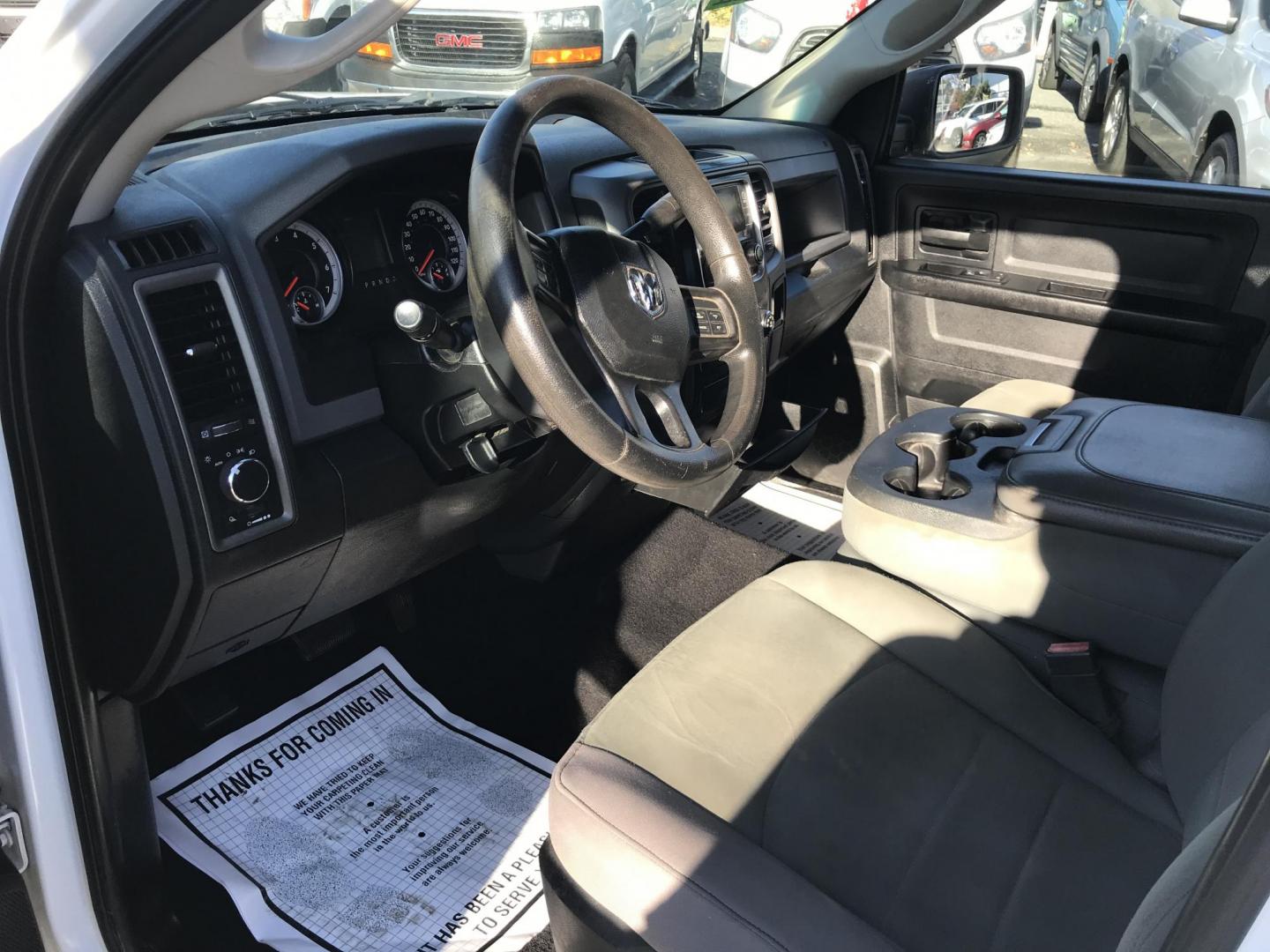 2015 White /Gray RAM 1500 Tradesman Quad Cab (1C6RR6FT4FS) with an 5.7L V8 OHV 16V engine, 6-Speed Automatic transmission, located at 577 Chester Pike, Prospect Park, PA, 19076, (610) 237-1015, 39.886154, -75.302338 - Photo#8