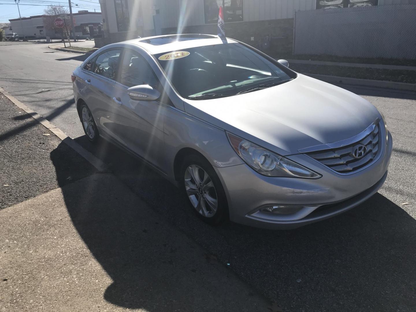 2011 Silver /Gray Hyundai Sonata Limited Auto (5NPEC4AC0BH) with an 2.4L L4 DOHC 16V engine, 5-Speed Automatic transmission, located at 577 Chester Pike, Prospect Park, PA, 19076, (610) 237-1015, 39.886154, -75.302338 - 2011 Hyundai Sonata Limited: Sunroof, new PA inspection, screen radio, great on gas, runs LIKE NEW! This vehicle comes inspected and has been given a bumper to bumper safety check. It is very clean, reliable, and well maintained. We offer a unique pay plan that is known for being the easiest and - Photo#3