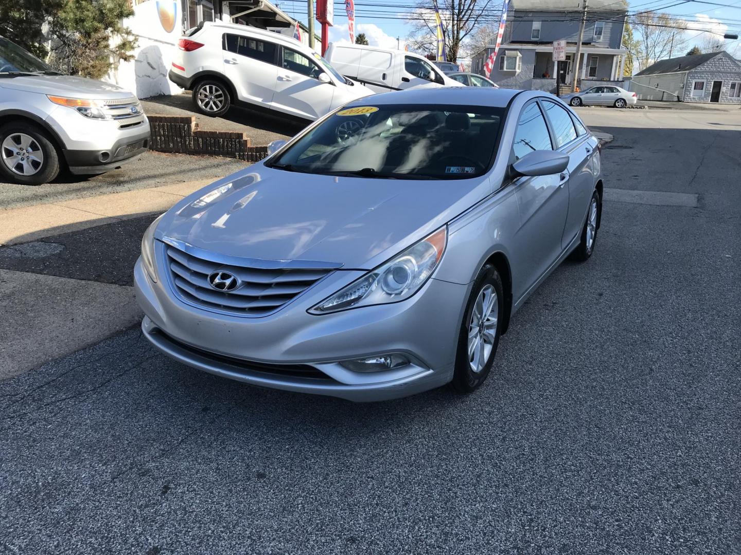 2013 Silver /Gray Hyundai Sonata GLS (5NPEB4AC7DH) with an 2.4L L4 DOHC 16V engine, 6-Speed Automatic transmission, located at 577 Chester Pike, Prospect Park, PA, 19076, (610) 237-1015, 39.886154, -75.302338 - Photo#2