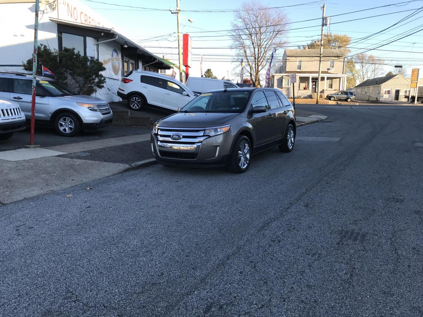 2013 Gray /Gray Ford Edge SEL FWD (2FMDK3J95DB) with an 2.0L L4 DOHC 16V engine, 6-Speed Automatic transmission, located at 577 Chester Pike, Prospect Park, PA, 19076, (610) 237-1015, 39.886154, -75.302338 - Photo#2